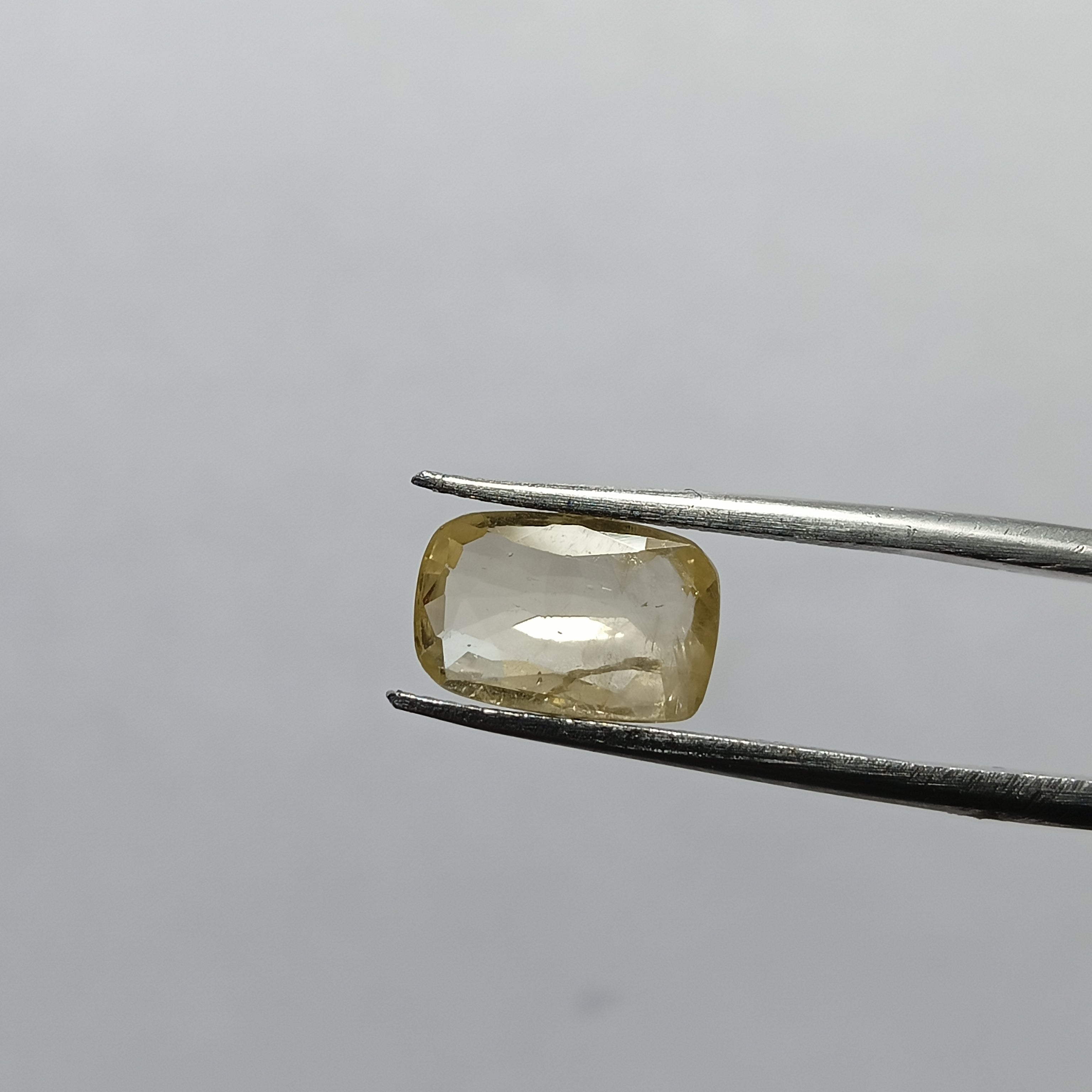 Natural Sri Lankan Ceylon Yellow Sapphire (Pukhraj) – 2.7 Carats | Certified Unheated Gemstone