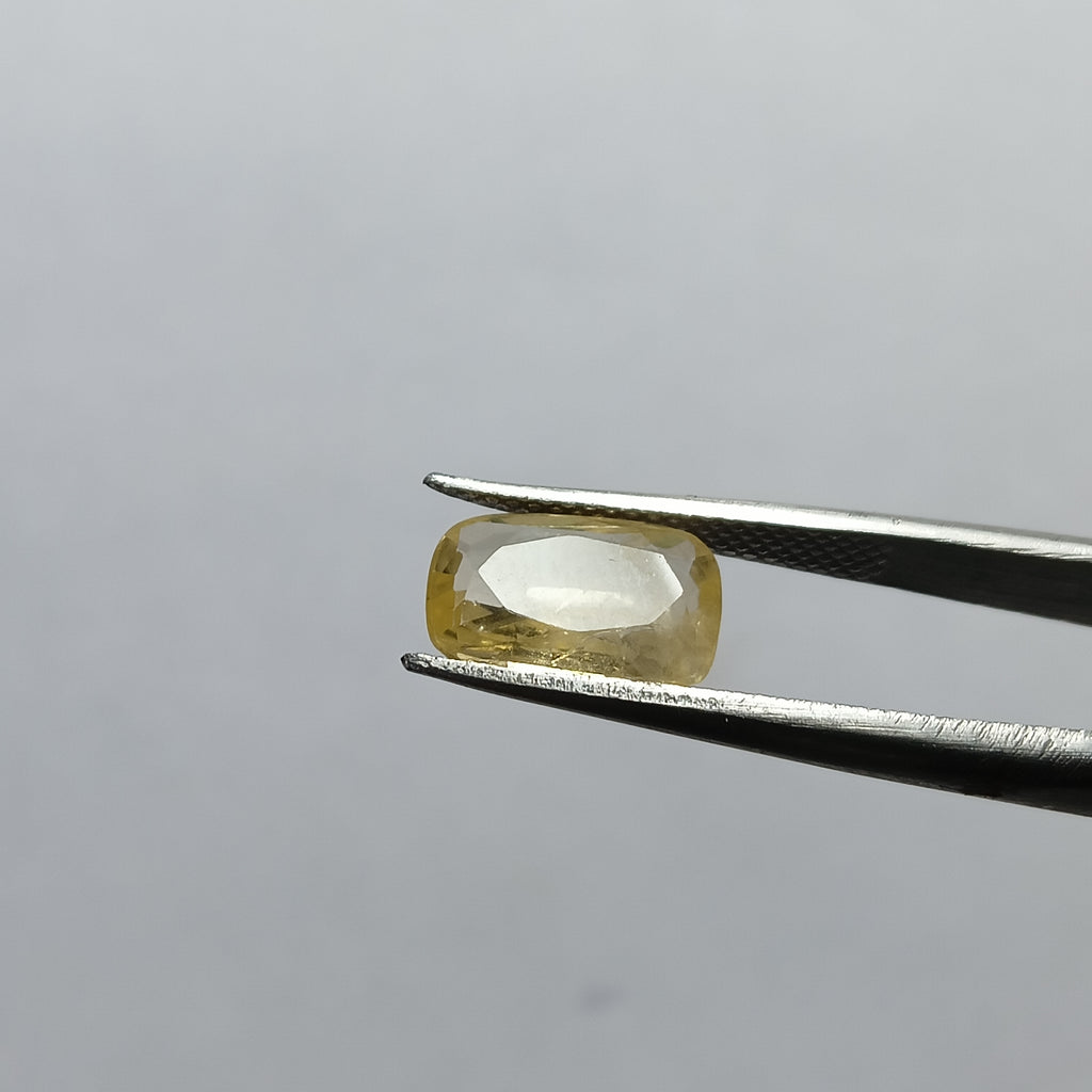 Natural Sri Lankan Ceylon Yellow Sapphire (Pukhraj) – 2.7 Carats | Certified Unheated Gemstone
