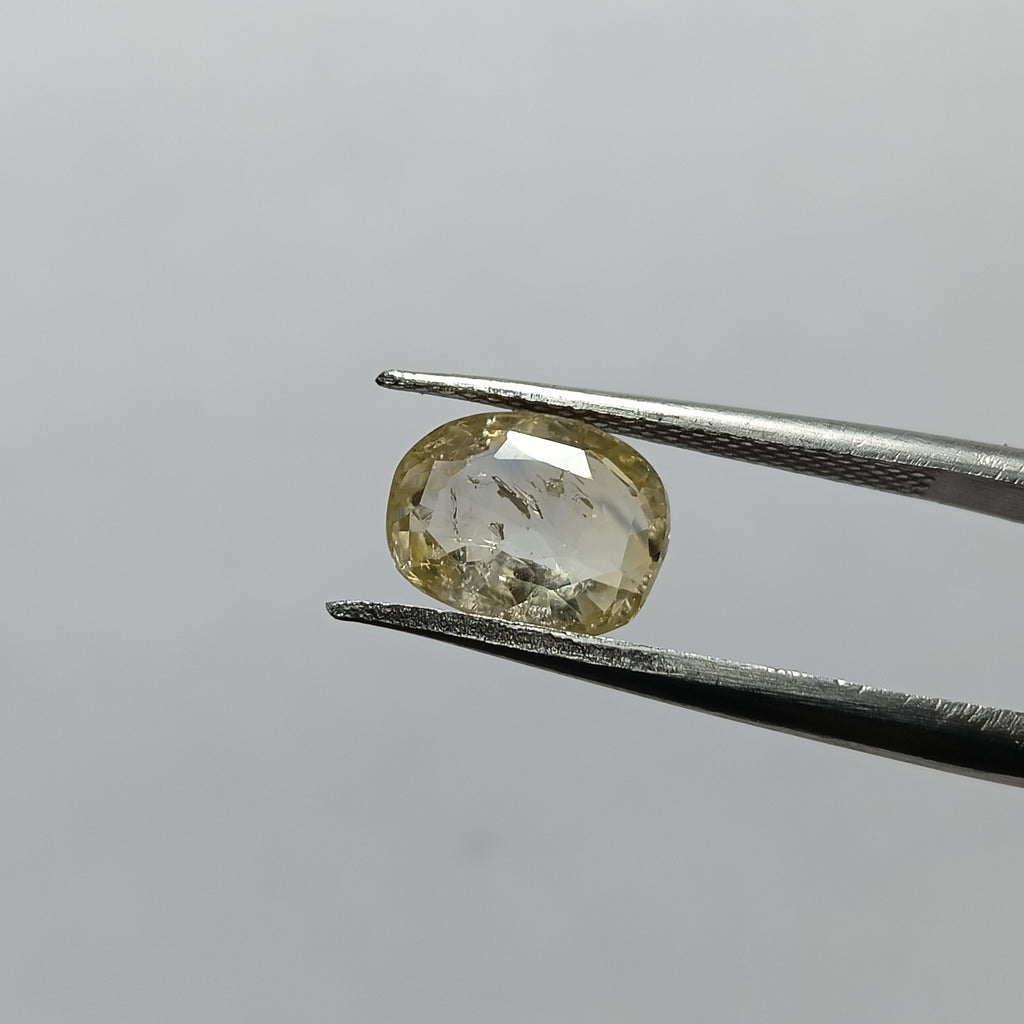 Natural Sri Lankan Ceylon Yellow Sapphire (Pukhraj) – 2.6 Carats | Certified Premium Gemstone