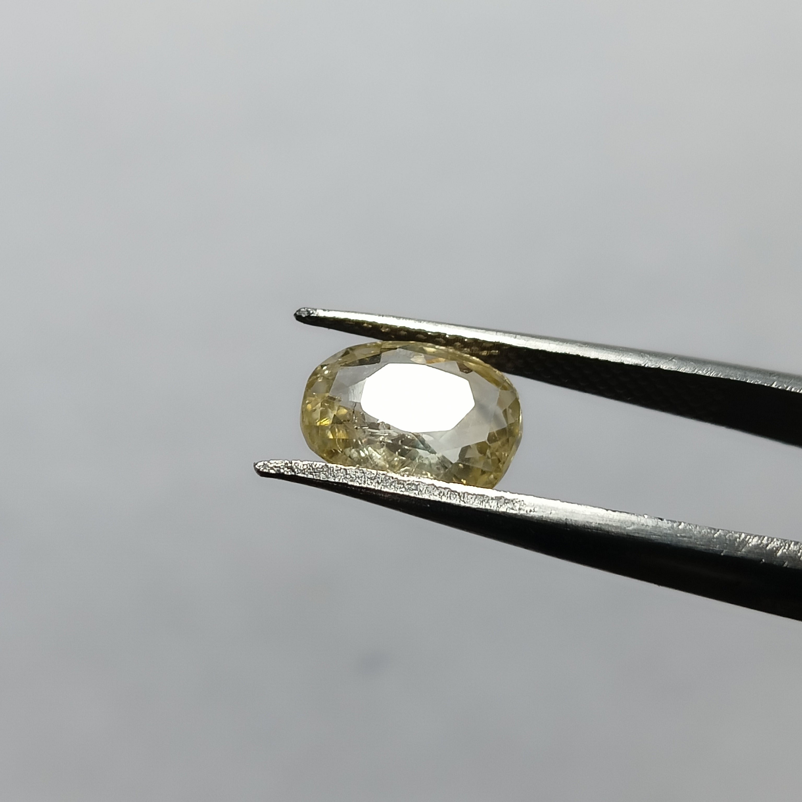 Natural Sri Lankan Ceylon Yellow Sapphire (Pukhraj) – 2.6 Carats | Certified Premium Gemstone