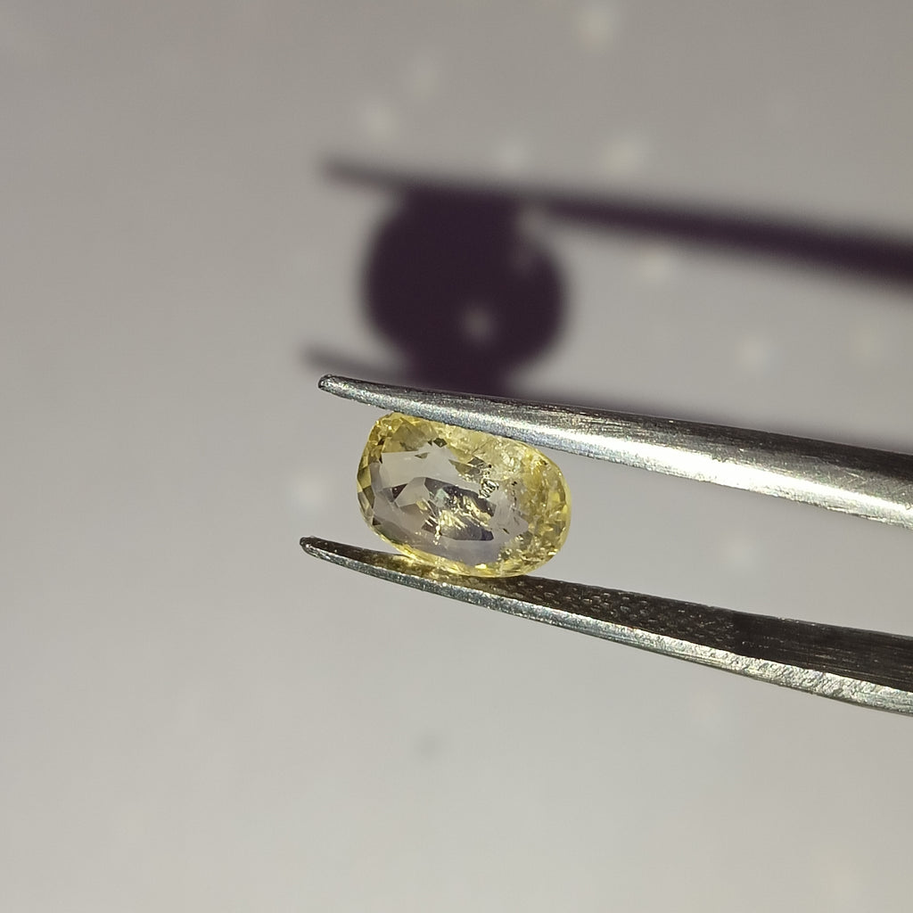 Natural Sri Lankan Ceylon Yellow Sapphire (Pukhraj) – 2.6 Carats | Certified Premium Gemstone
