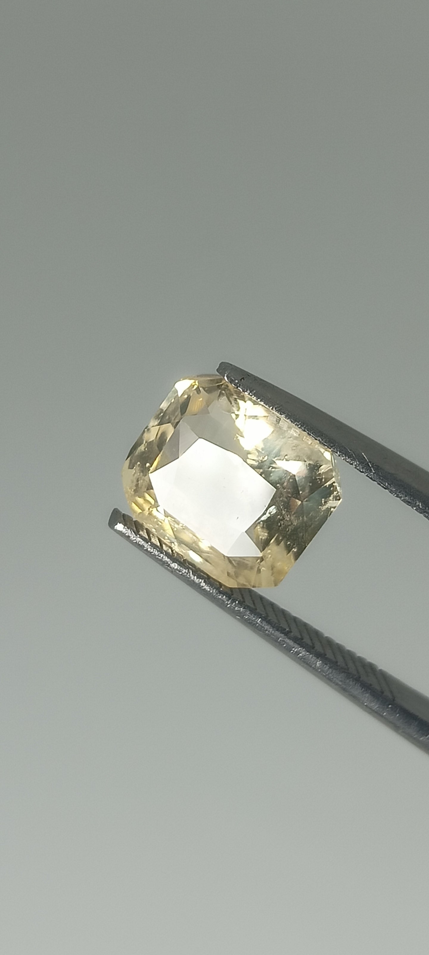 Natural Yellow Sapphire (Pukhraj) – 3.00 Cts | Sri Lankan Gemstone | Unheated & Certified | Top Quality
