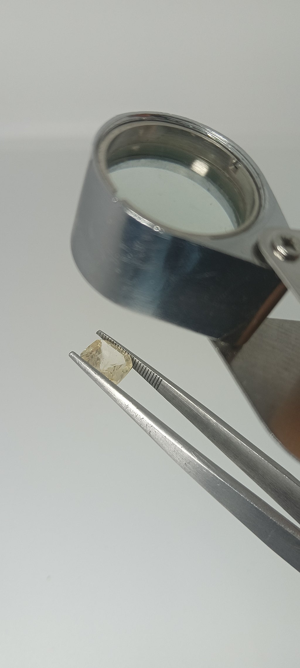 Natural Yellow Sapphire (Pukhraj) – 3.00 Cts | Sri Lankan Gemstone | Unheated & Certified | Top Quality