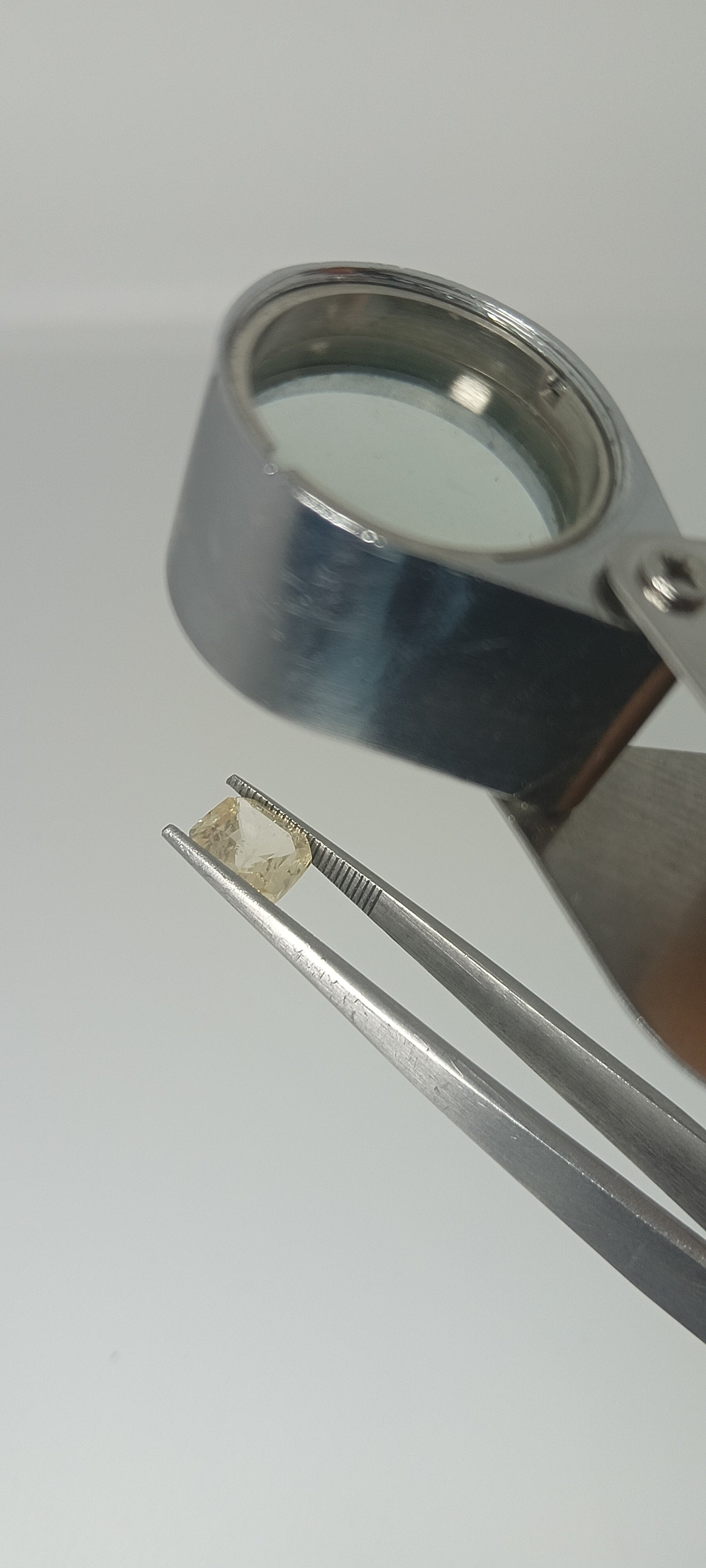 Natural Yellow Sapphire (Pukhraj) – 3.00 Cts | Sri Lankan Gemstone | Unheated & Certified | Top Quality