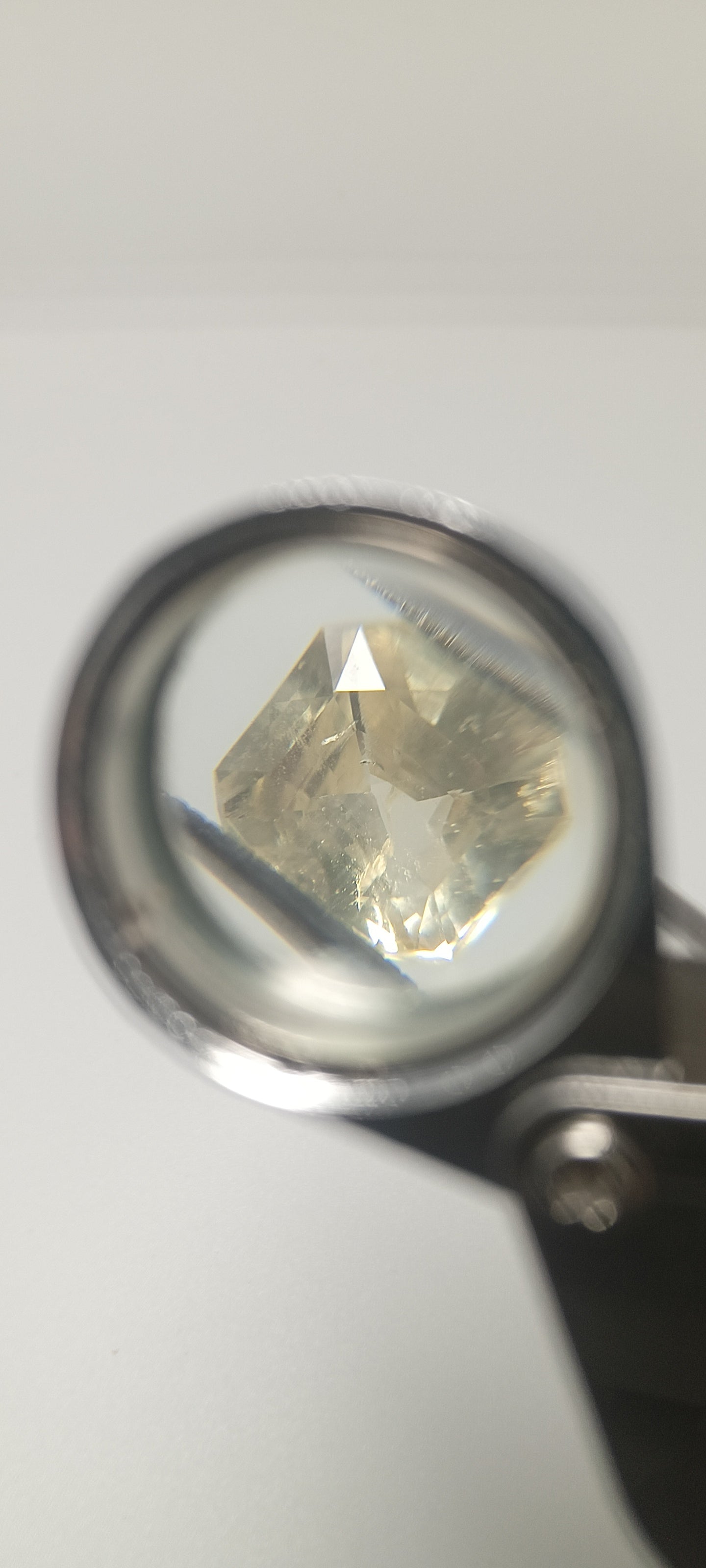 Natural Yellow Sapphire (Pukhraj) – 3.00 Cts | Sri Lankan Gemstone | Unheated & Certified | Top Quality